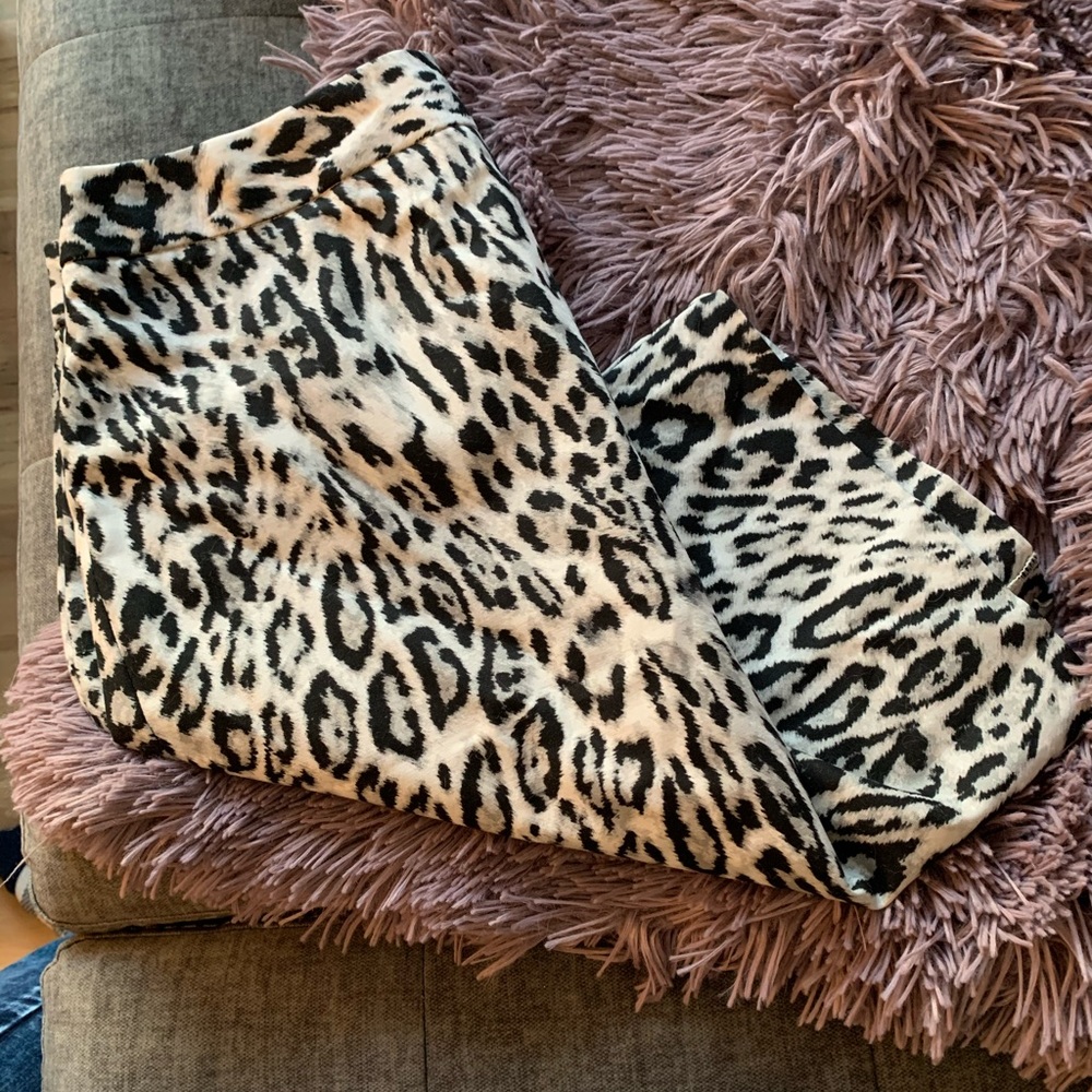 Leopard pencil skirt
